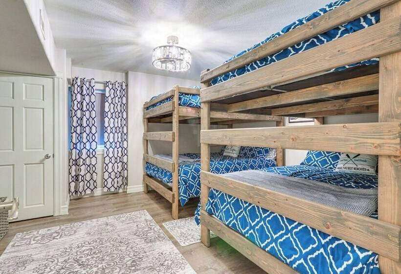 Lakefront Coeur D Alene Home W/ Deck + Shared Dock