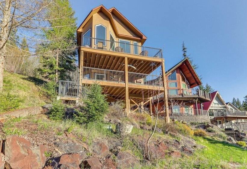 Lakefront Coeur D Alene Home W/ Deck + Shared Dock