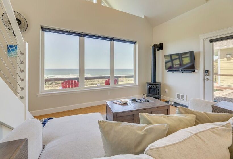Oceanfront Yachats Cottage W/ View & Beach Access!