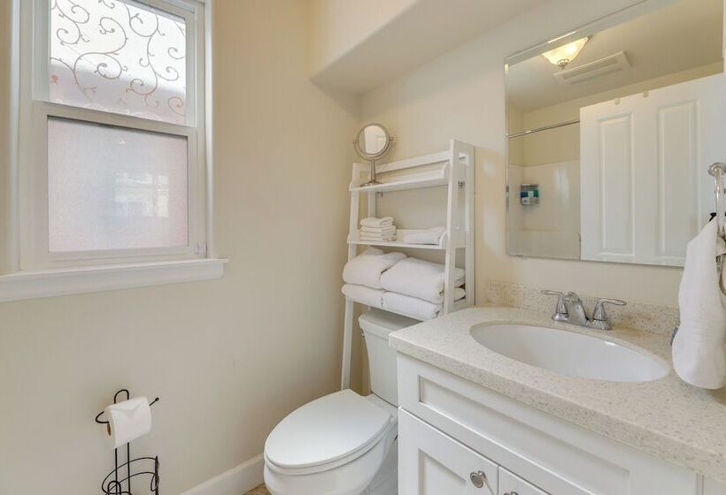 Oceanfront Yachats Cottage W/ View & Beach Access!