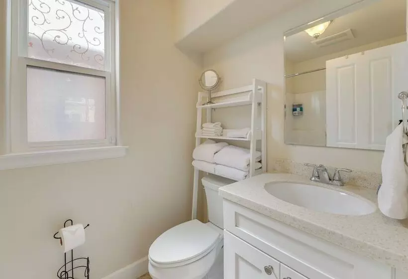 Oceanfront Yachats Cottage W/ View & Beach Access!