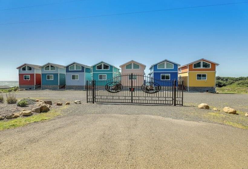 Oceanfront Yachats Cottage W/ View & Beach Access!