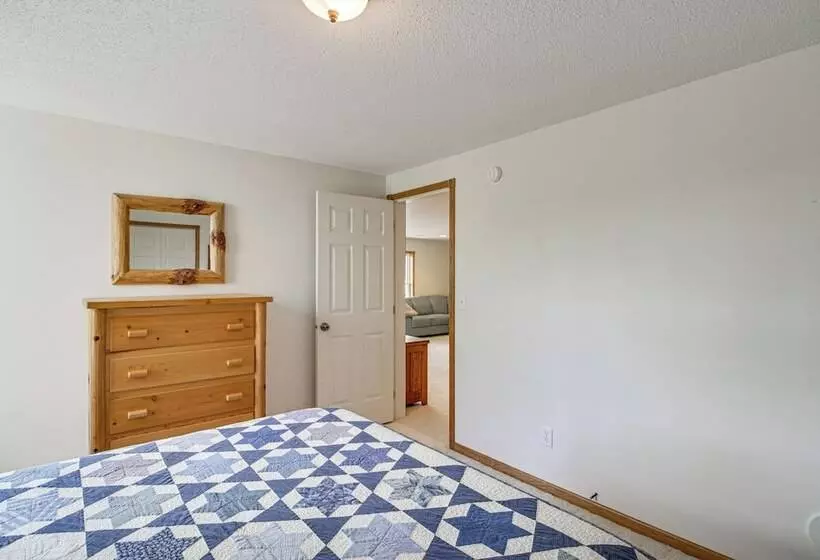 Pelican Rapids Lake House W/ Water Views + Dock!