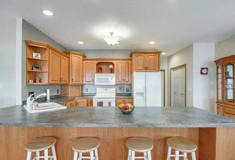 Pelican Rapids Lake House W/ Water Views + Dock!