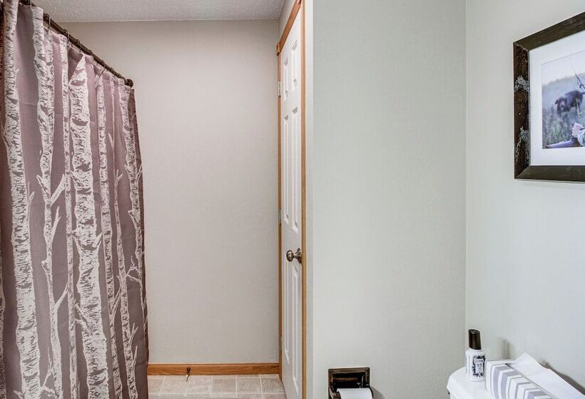 Pelican Rapids Lake House W/ Water Views + Dock!