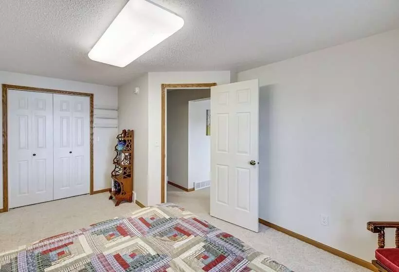 Pelican Rapids Lake House W/ Water Views + Dock!