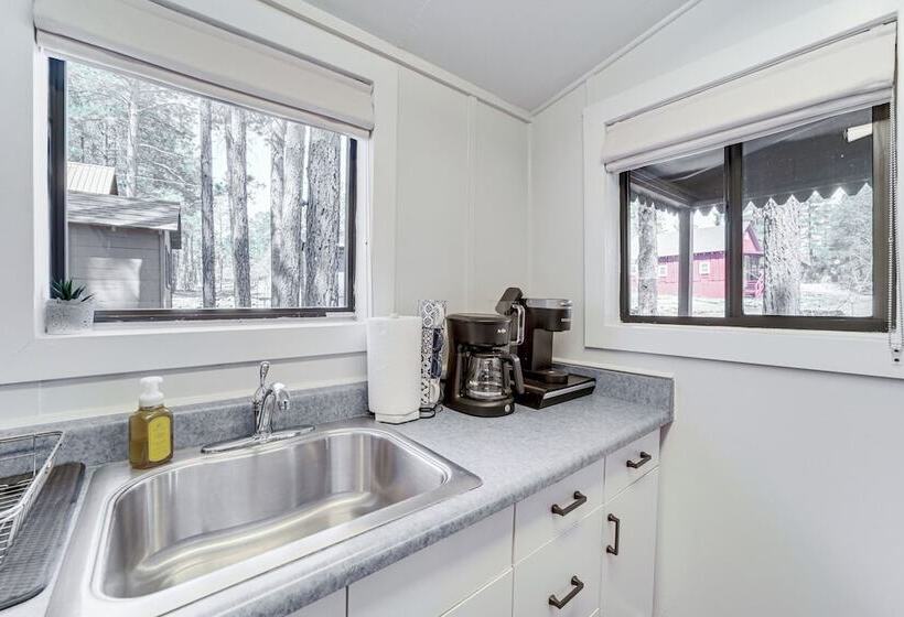 Nearby Hiking: Pet Friendly Cabin In Mormon Lake