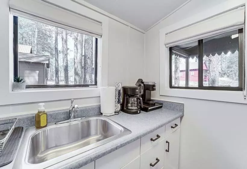 Nearby Hiking: Pet Friendly Cabin In Mormon Lake