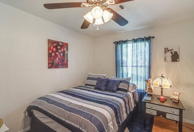 Quiet Atkins Home W/ Porch   Near Arkansas River!