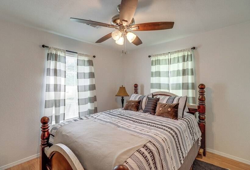 Quiet Atkins Home W/ Porch   Near Arkansas River!