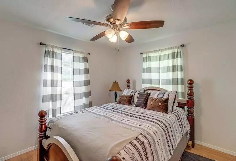 Quiet Atkins Home W/ Porch   Near Arkansas River!