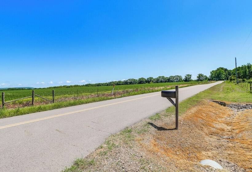 Quiet Atkins Home W/ Porch   Near Arkansas River!