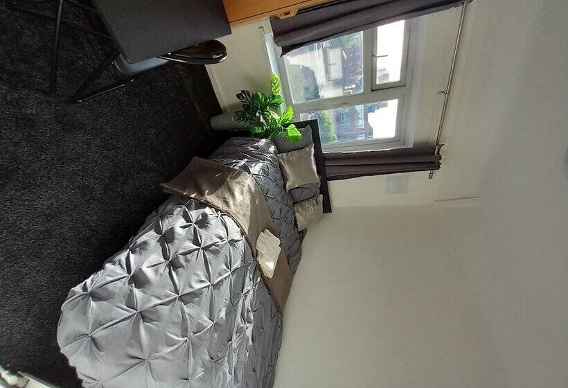 Резиденция Beautiful 5 Bed House In Dagenham Newly Renovated