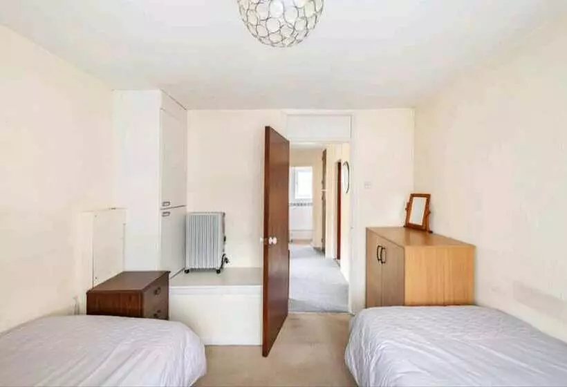 Residenssi 3br House/garden/patio/7 Guests/fireplace/parking