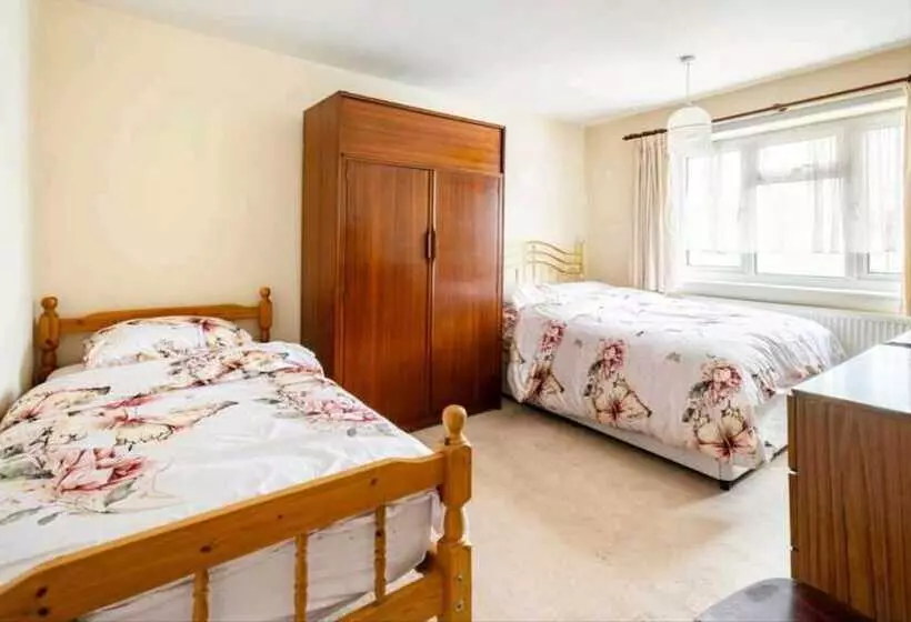 Residenssi 3br House/garden/patio/7 Guests/fireplace/parking