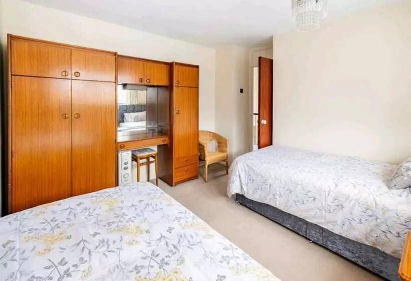 Residenssi 3br House/garden/patio/7 Guests/fireplace/parking