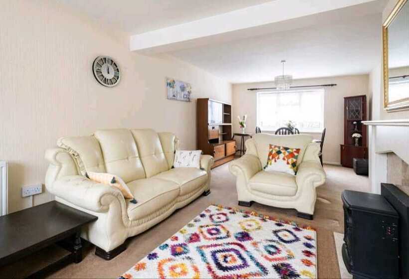 레지던스 3br House/garden/patio/7 Guests/fireplace/parking