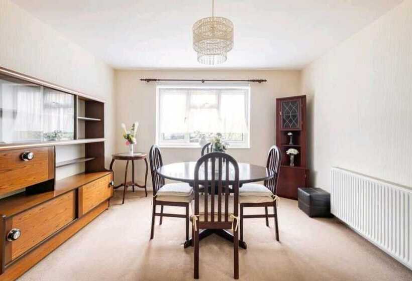 레지던스 3br House/garden/patio/7 Guests/fireplace/parking