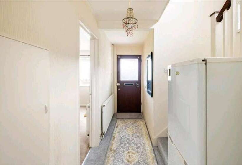 레지던스 3br House/garden/patio/7 Guests/fireplace/parking