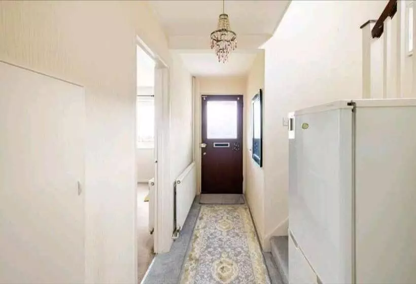 Residenssi 3br House/garden/patio/7 Guests/fireplace/parking