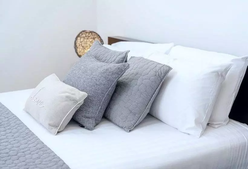 Residenssi Stunning 4 Bed House In Camberley