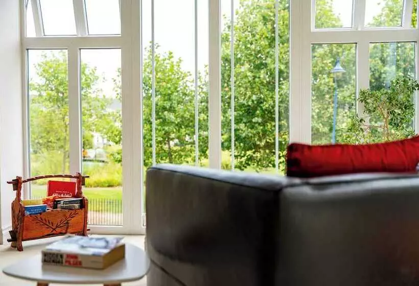 Residenssi Stunning 4 Bed House In Camberley