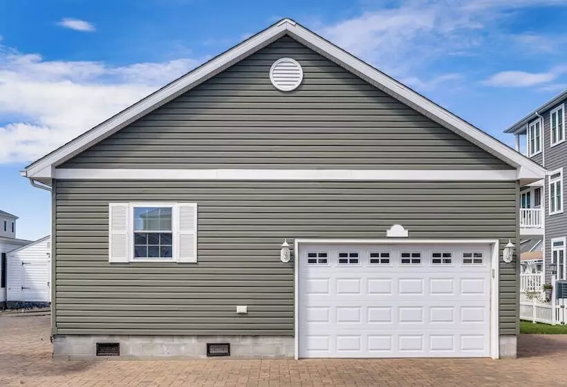 Selbyville Canal Front Home Near Beaches & Shops!