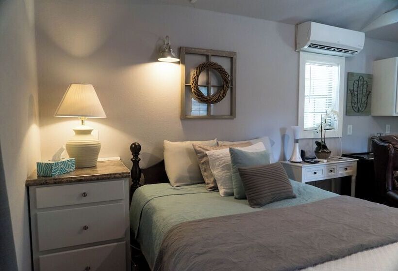 Stag Leap Cabins & Extended Stays