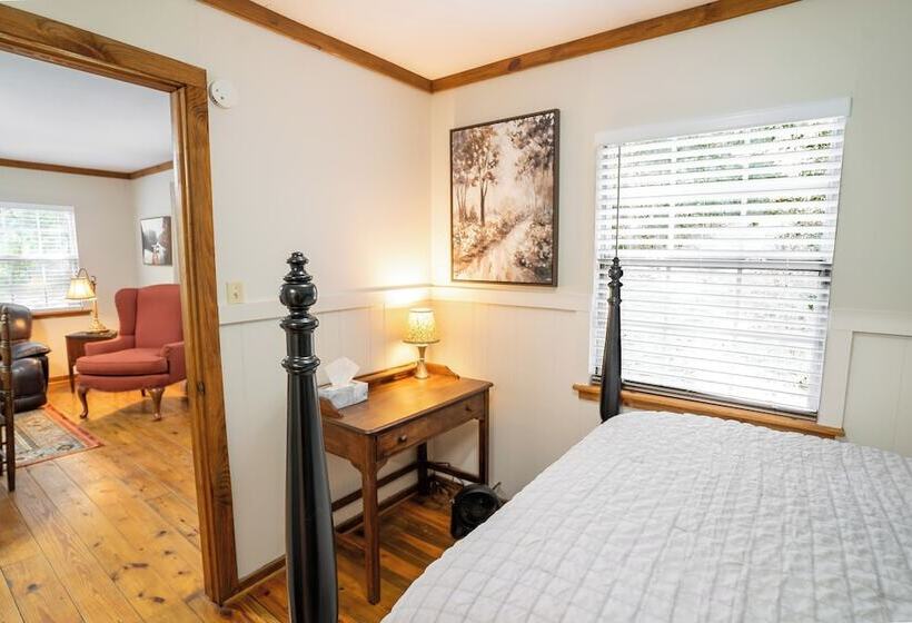 Stag Leap Cabins & Extended Stays