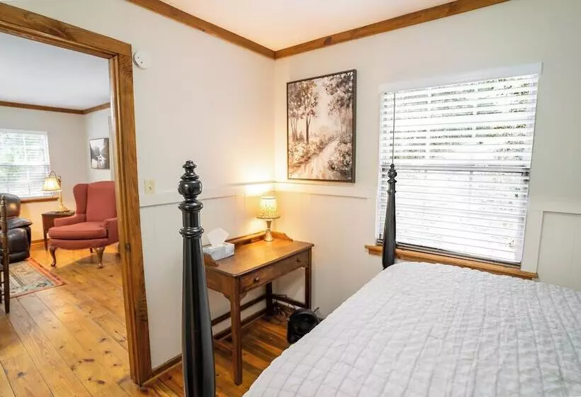 Stag Leap Cabins & Extended Stays
