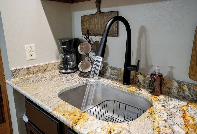 Stag Leap Cabins & Extended Stays