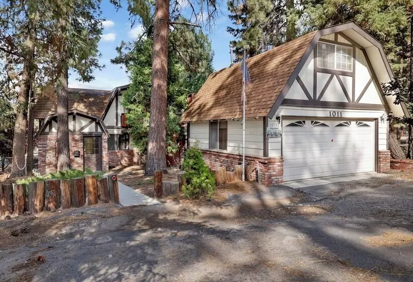 Bear Cabin #1976