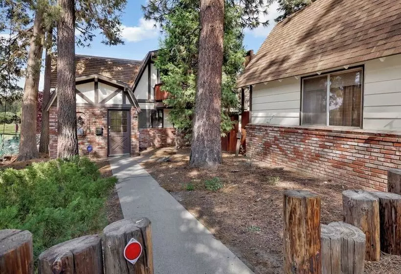 Bear Cabin #1976