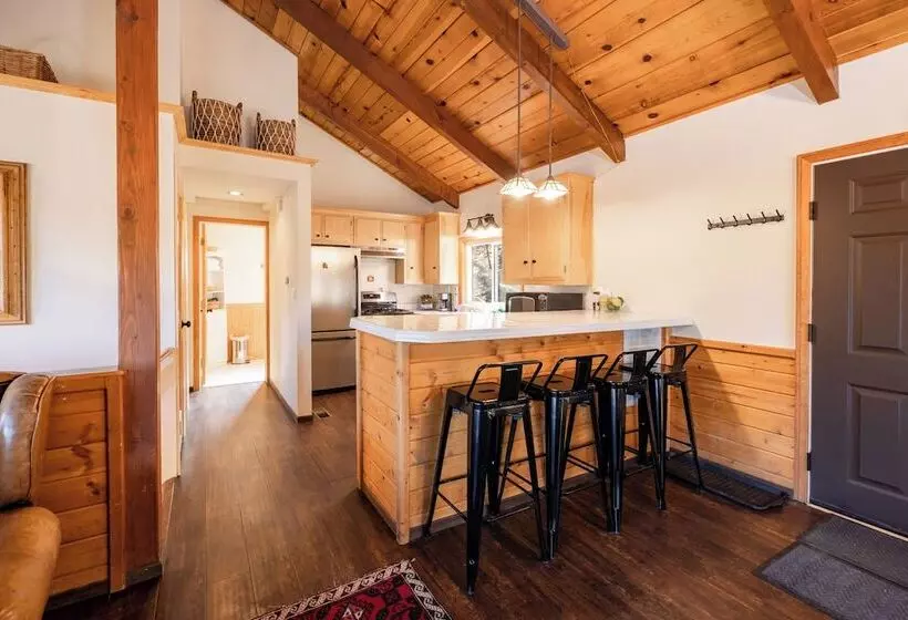 Black Oak Cabin #1977