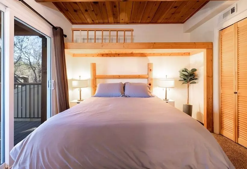 Black Oak Cabin #1977