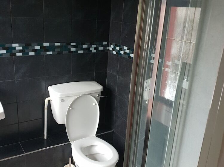 客栈  The Pink Geranium