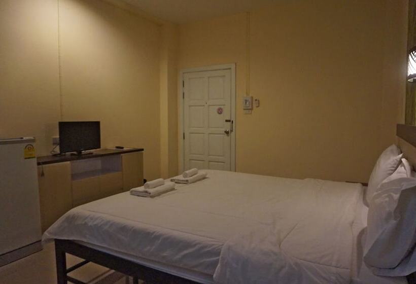 فندق Lomthong Place