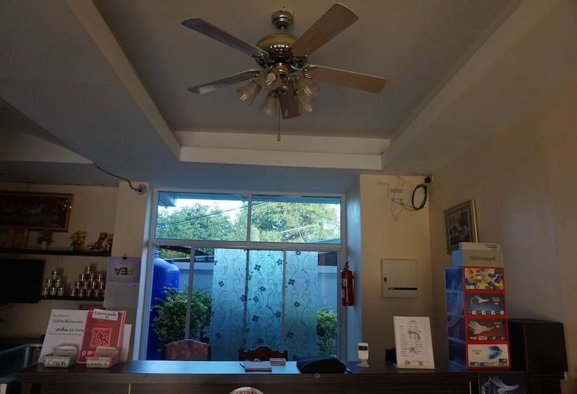 فندق Lomthong Place