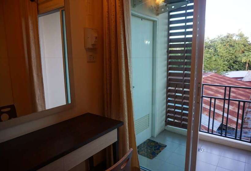 فندق Lomthong Place