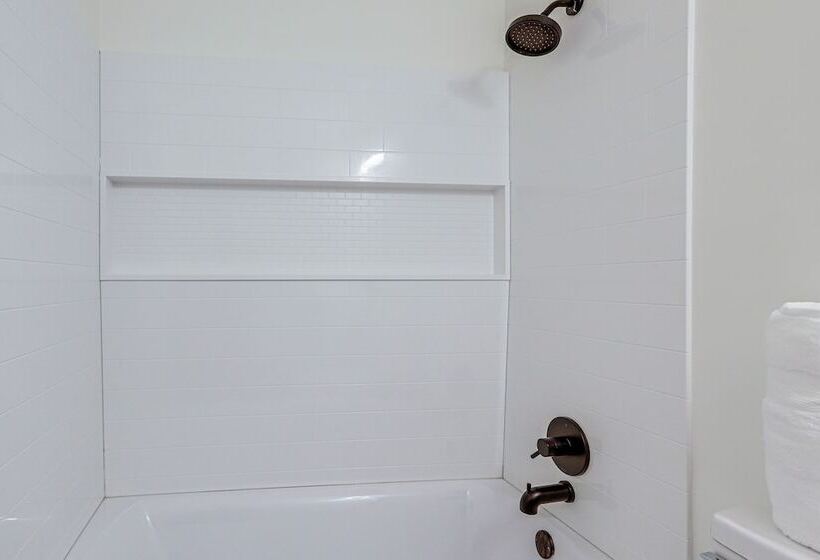 Modern Conyers Retreat   9 Mi To Arabia Mountain!