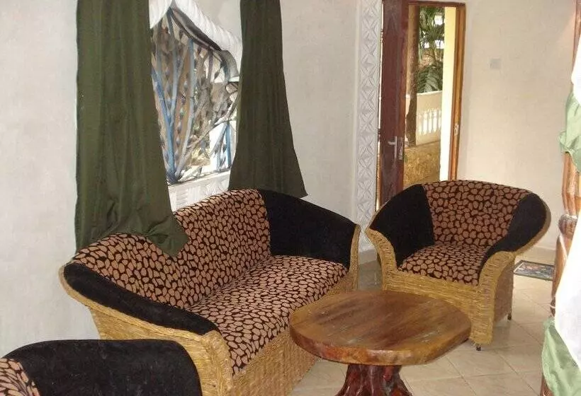 پانسیون Coconut Beach Apartments