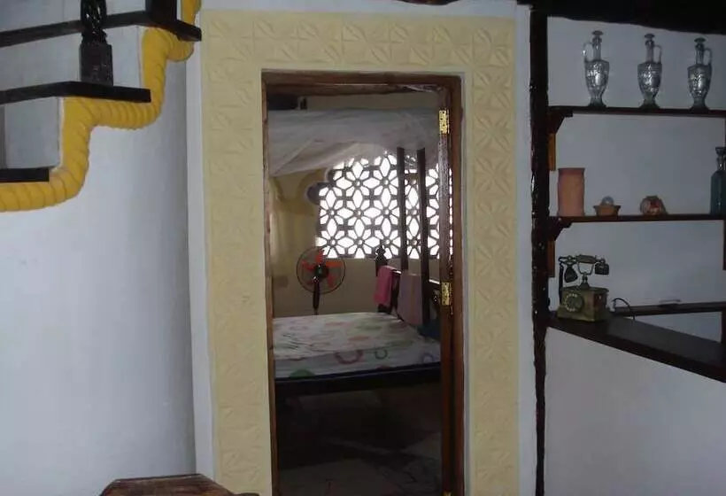 پانسیون Coconut Beach Apartments