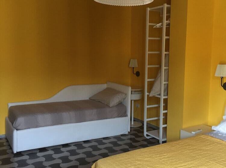 پانسیون Salernoportodamare Train Station Room