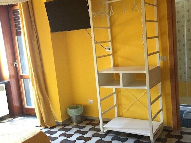 پانسیون Salernoportodamare Train Station Room