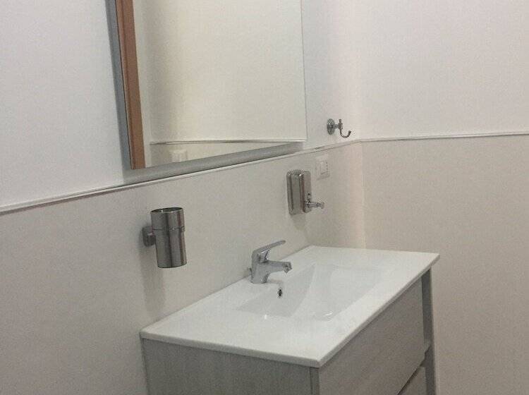 پانسیون Salernoportodamare Train Station Room