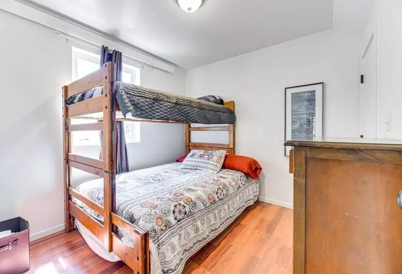 Pet Friendly Home: 29 Mi To Olympic National Park!