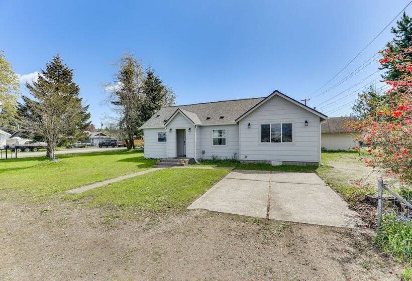 Pet Friendly Home: 29 Mi To Olympic National Park!