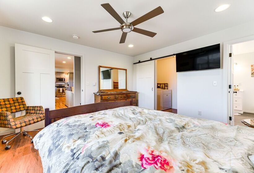 Pet Friendly Home: 29 Mi To Olympic National Park!