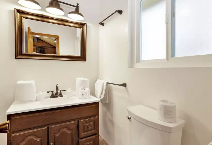 Rustic Retreat #2419