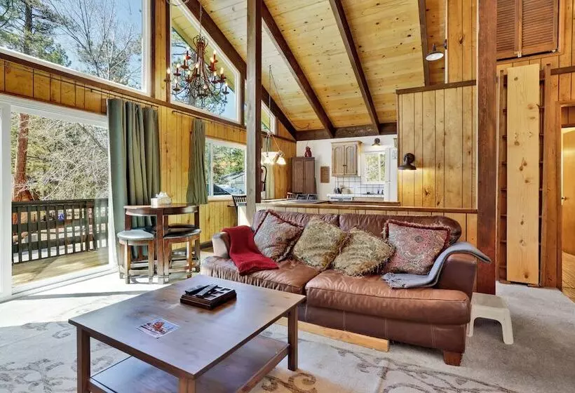 Rustic Retreat #2419
